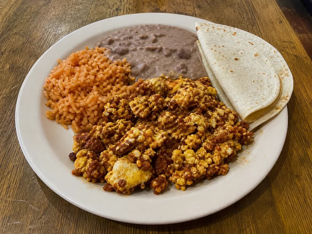 Huevos con Chorizo